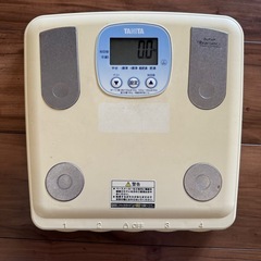 タニタ　体重計　体脂肪率