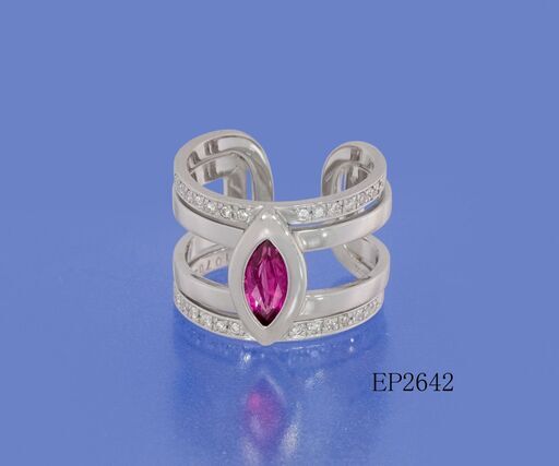 斬新なマーキスカットで極りです。天然ルビーリング  K18WG製