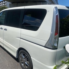 日産セレナの画像