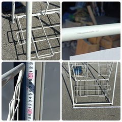 ［八4669］〈中古品〉パンフレットスタンド　7段X2列　※写真の紙はA4サイズになります。の画像