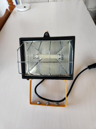 ハロゲン投光器