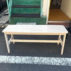 ベンチ