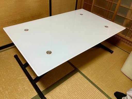 ニトリ 昇降ガラステーブル