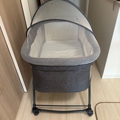折りたたみ可ベビーベッドの画像