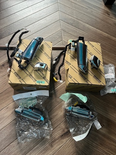 トヨタ　ハイエース　ドアノブセット　純正品　新車外し