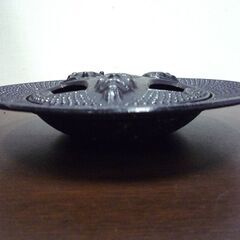 南部鉄器 灰皿 岩鋳 能面 あられ 直径 約18.2cm 中古 札幌市東区 新道東店の画像