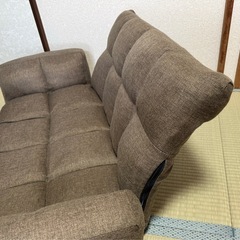 値下げ交渉大歓迎！ローソファー 2人掛け 2WAY 1年間使用。の画像