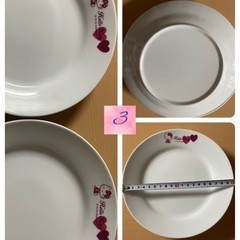ハローキティのお皿2枚
