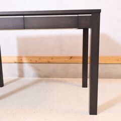 dinos(ディノス)　アルミラインデスクです。佇まいか美しいワークデスクで、お子様の学習机としてはもちろん在宅ワークのパソコンデスクとしてもおススメ♪コンパクトな北欧スタイル事務机。の画像