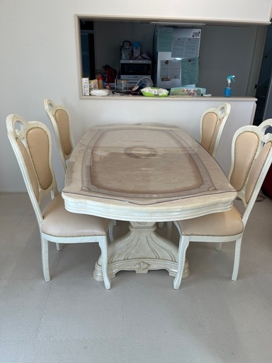 イタリア製ダイニングテーブル