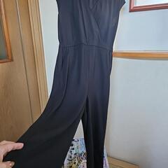 UNIQLOノースリーブオールインワンサロペット　ワイドの画像