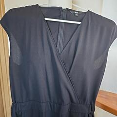 UNIQLOノースリーブオールインワンサロペット　ワイドの画像