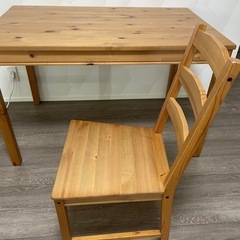IKEAダイニングテーブル椅子4脚セットの画像