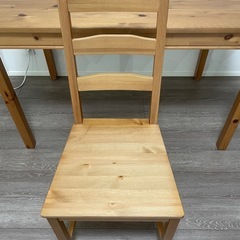 IKEAダイニングテーブル椅子4脚セットの画像