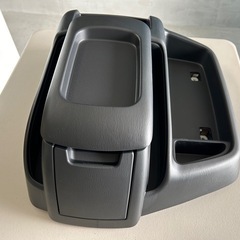 ハイエース用コンソールボックスの画像
