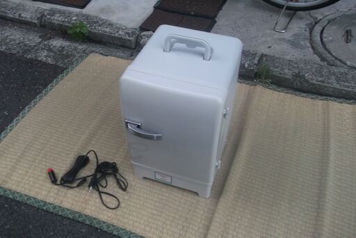 ポータブル 冷温庫 THERMOELECTRIC COOLER \u0026 WORMER CH-9174A-AC/DC 保冷 保温 車載 車中泊 キャンプ 個室　AC　DC