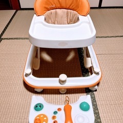 【無料】歩行器　コンビ