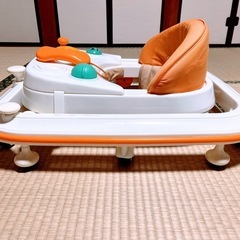 【無料】歩行器　コンビの画像