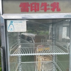 引き取り限定 雪印乳業 冷蔵庫 最近まで動いてました レトロ の画像