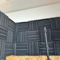 引渡し様決定囲いデスクの木材➕吸音材の画像