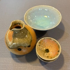 酒器と皿　陶器の画像