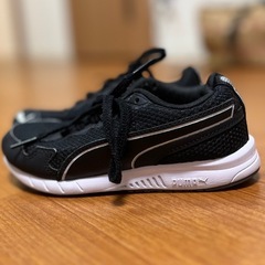 サイズ18 プーマ　運動靴の画像