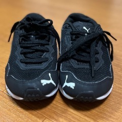 サイズ18 プーマ　運動靴の画像