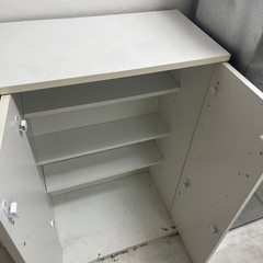 白い棚　　0円の画像