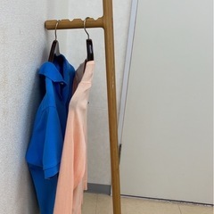 9月末まで‼️渋谷ヒカリエ購入‼️定価約1.5万円　省スペース設計　ハンガーラック　の画像