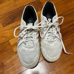 asicsバレーシューズの画像