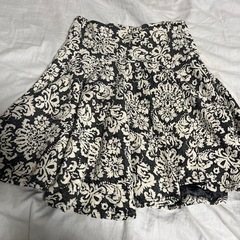 【美品】Noela フレアスカート