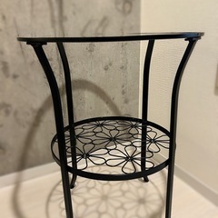 花柄　サイドテーブルの画像