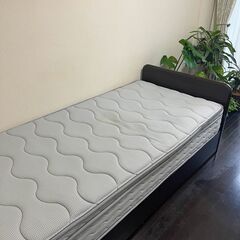 シングルベッド（収納付き）