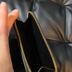 バレンシアガ二つ折り財布の画像