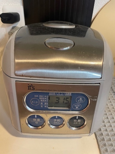 炊飯器　3合炊き