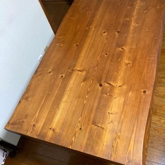 木製テーブル