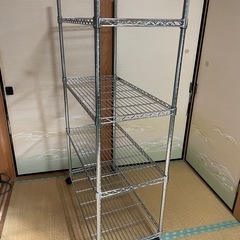 アイリスオーヤマ　メタルラック　4段　ローラー付きの画像