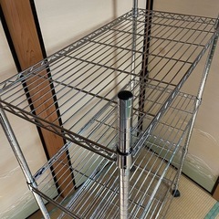 アイリスオーヤマ　メタルラック　4段　ローラー付きの画像