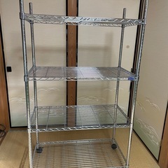 アイリスオーヤマ　メタルラック　4段　ローラー付きの画像