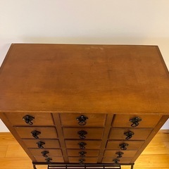 【O-802】薬棚 タンス 小物入れ 引き出し 15杯 昭和レトロ アンティーク GO-169】薬棚 タンス 小物入れ 引き出し 15杯 脚付 収納家具 昭和レトロ