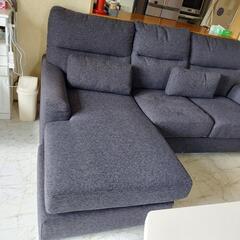 リビングダイニングソファーの画像