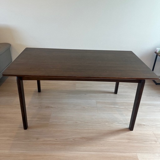 カリモク　ダイニングテーブル