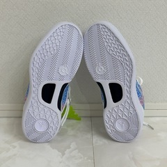 バッシュ　スニーカーの画像