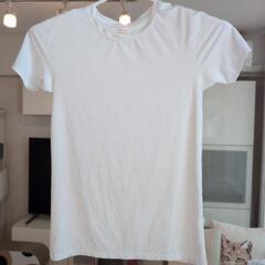 ユニクロのエアリズムTシャツ