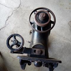 ブラザーミシン　足踏みミシン上部のみ　インテリアディスプレイの画像