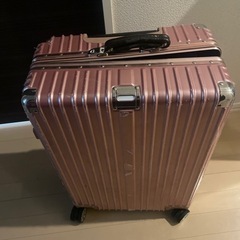 キャリーケース　ピンク　メタリック　メタル　アルミ