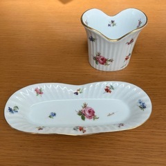 洋食器　花柄の画像