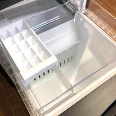 ss6706　東芝 冷蔵庫 153L GR-U15BS(K) セミマットブラック 2ドア 右開き 取扱説明書付 TOSHIBA 冷凍冷蔵庫 黒 3段ドアポケット 耐熱テーブルボード 一人暮らし コンパクト 冷蔵庫 中古の画像