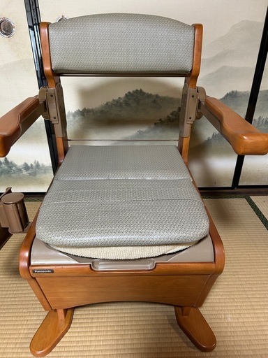 パナソニック　家具調トイレ