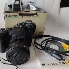 富士フイルム　HS20EXR　　9500円